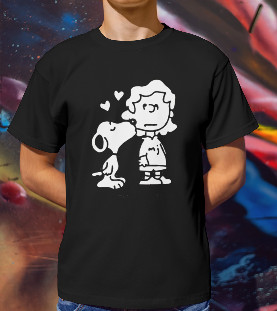 Puppy Love Snoopy Kissing Lucy Peanuts Hearts T-Shirt