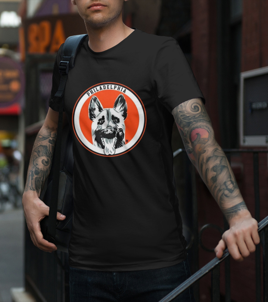 Philadelphia Dogs Hockey Team Circle T-Shirt