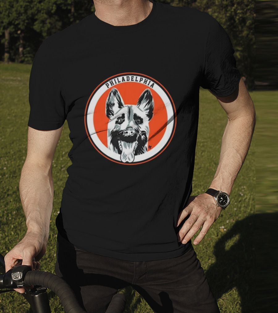 Philadelphia Dogs Hockey Team Circle T-Shirt
