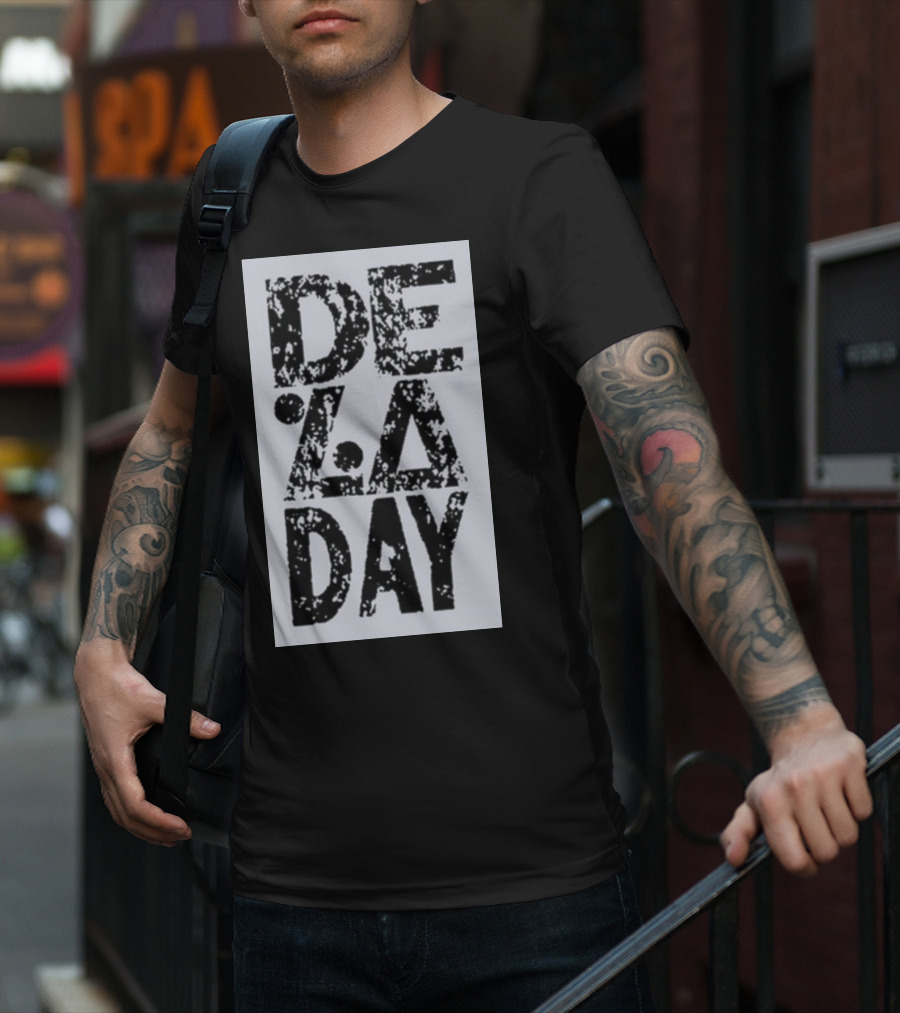 DE LA DAY T-Shirt