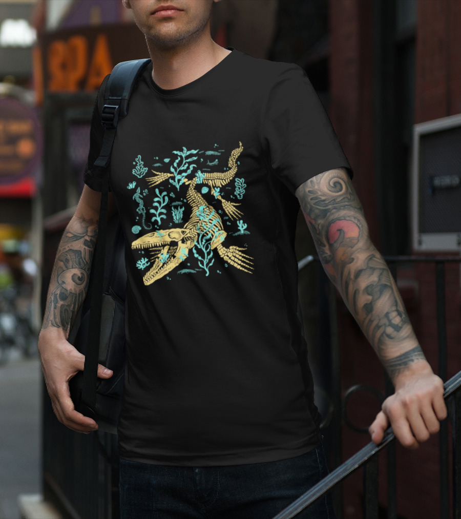 Mosasaurus Fossils Fitas Underwater Skeleton And Seaweed Scene T-Shirt