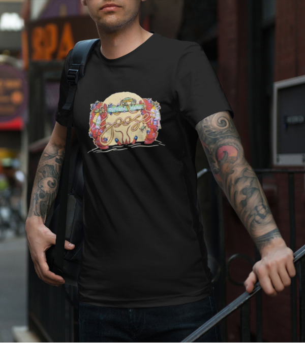 Portland Maine Goose Lobster And Lighthouse Scene T-Shirt
