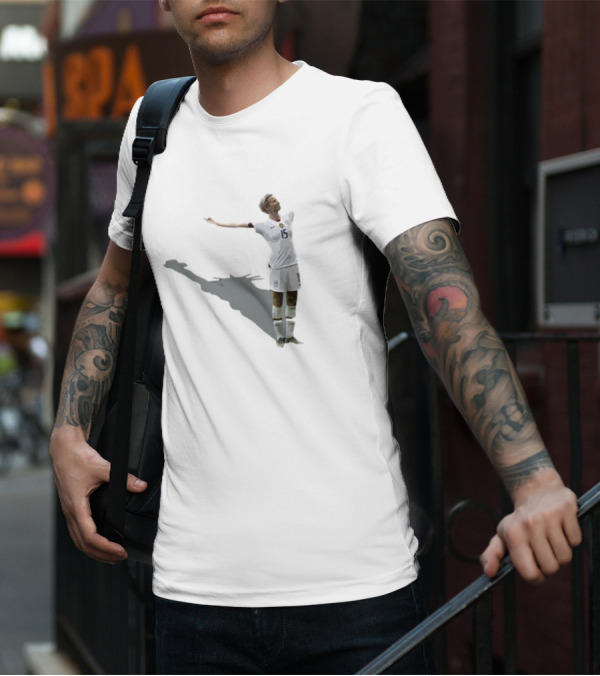 Megan Rapinoe Women's Soccer USA Celebration Statue Of Liberty Shadow T-Shirt
