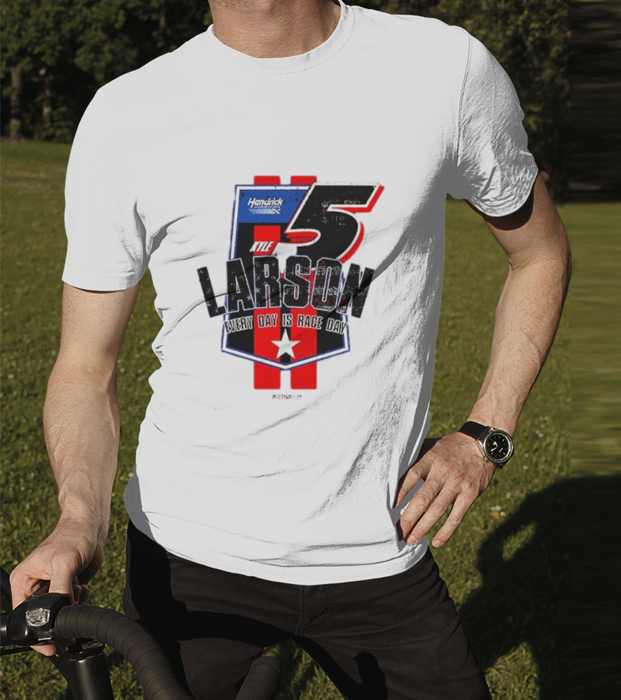 Kyle Larson Hendrick Motorsports Number 5 Every Day Is Race Day Flag T-Shirt