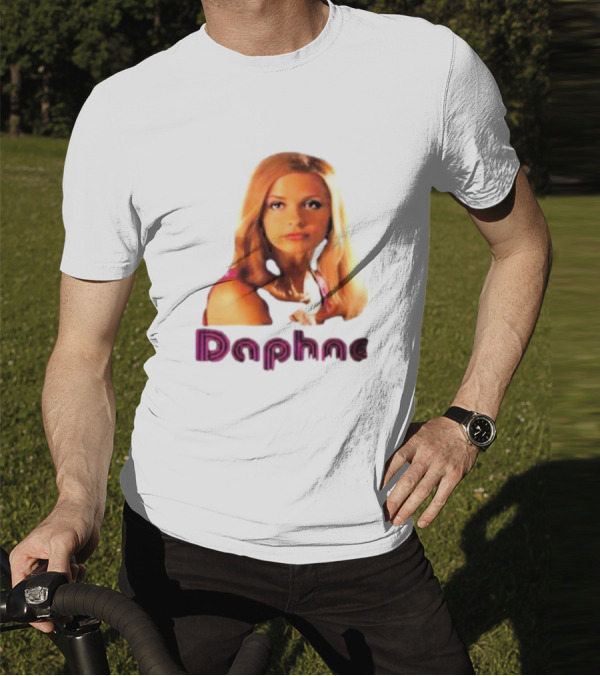 Sarah Michelle Gellar As Daphne In Scooby-Doo Movie T-Shirt