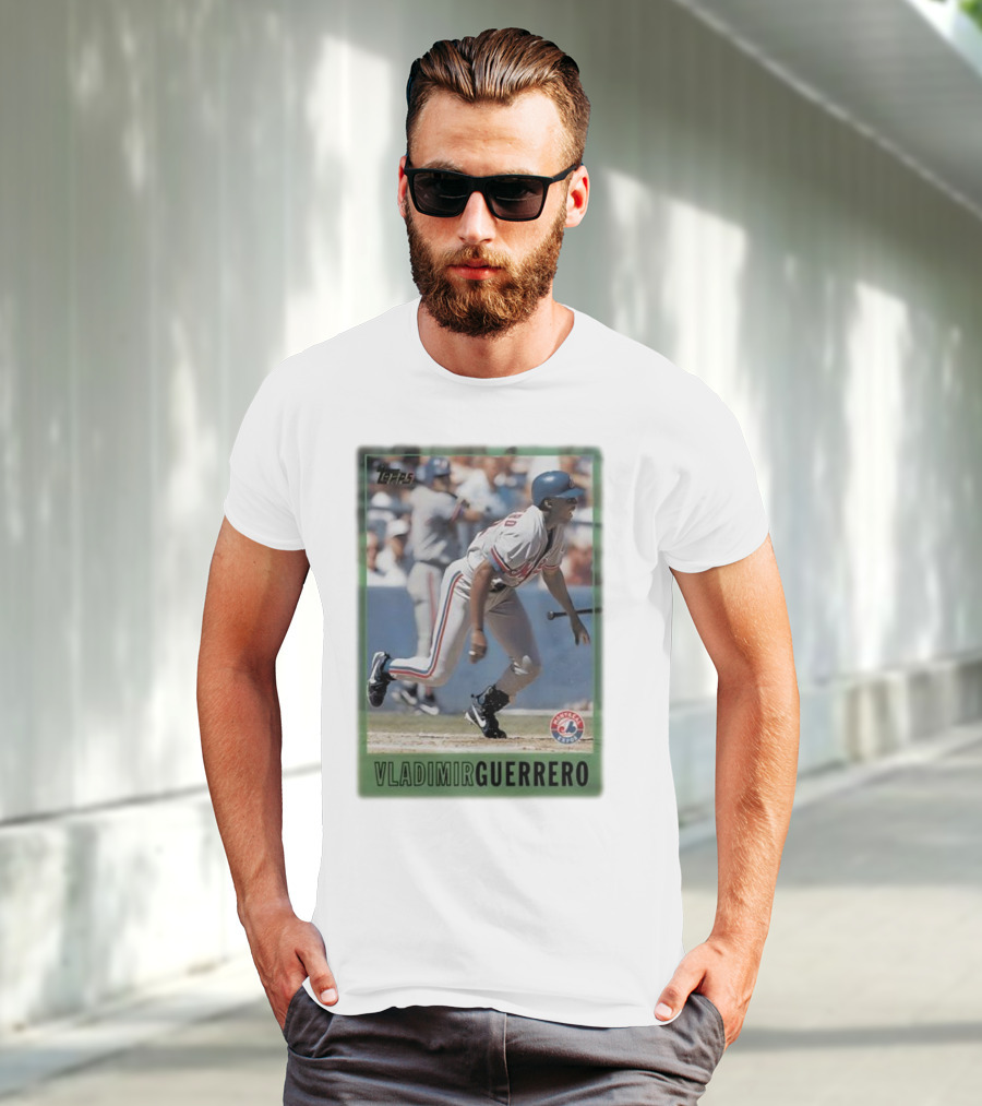 Montreal Expos Vladimir Guerrero MLB Topps Baseball Card T-Shirt