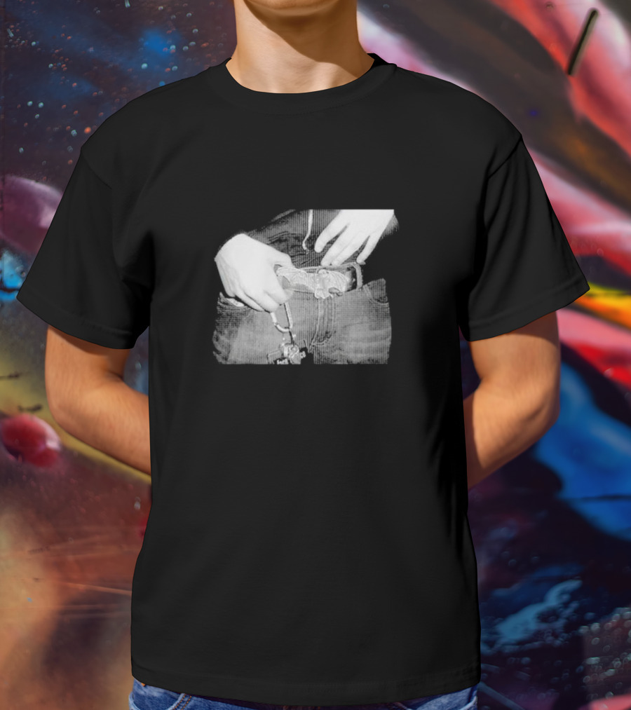 Birdloaf Bat Buckle Monochrome Close-Up T-Shirt