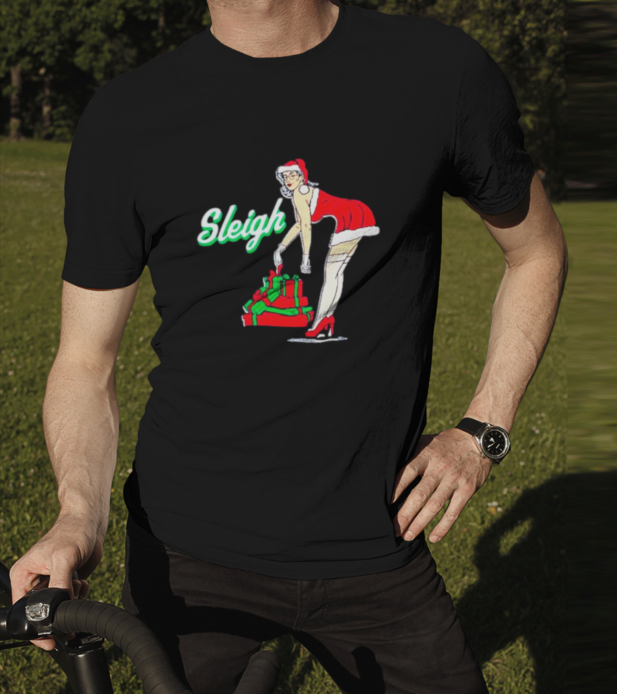 Vintage Santa Sleigh With Pin-Up Style Christmas Presents T-Shirt