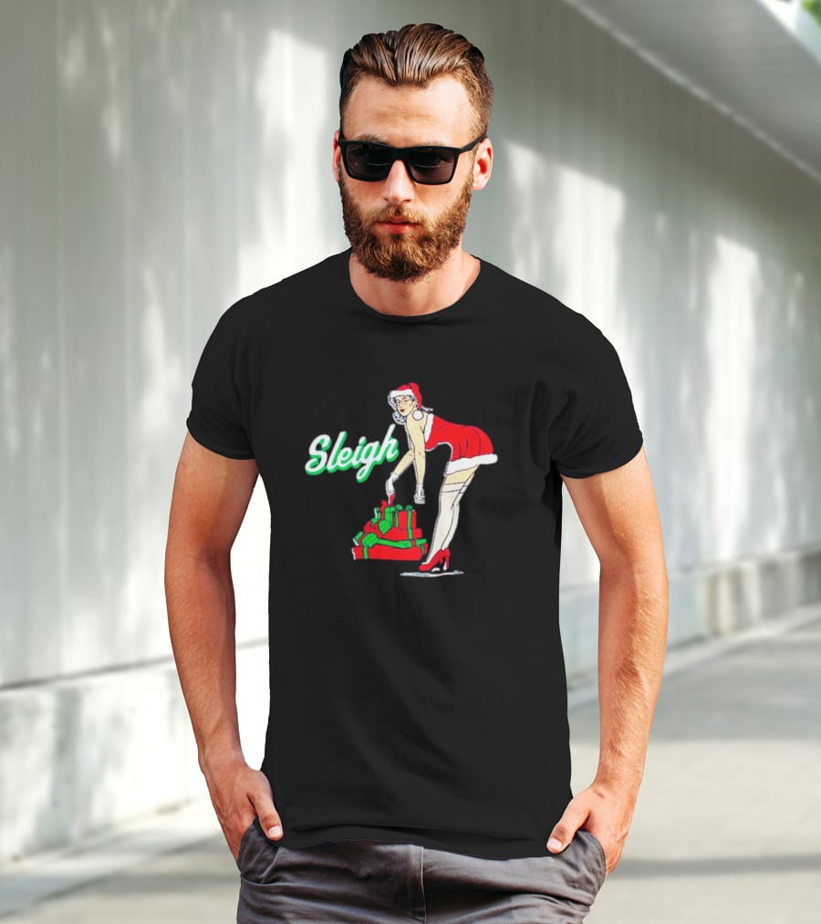 Vintage Santa Sleigh With Pin-Up Style Christmas Presents T-Shirt