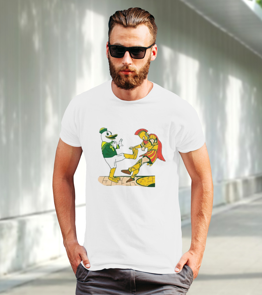 USC Trojans Versus Oregon Ducks Kick Scene T-Shirt