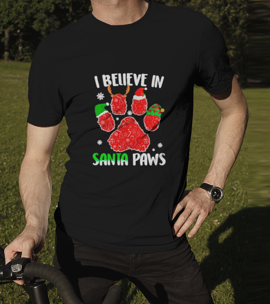 I Believe In Santa Paws With Festive Paw Prints And Hats T-Shirt