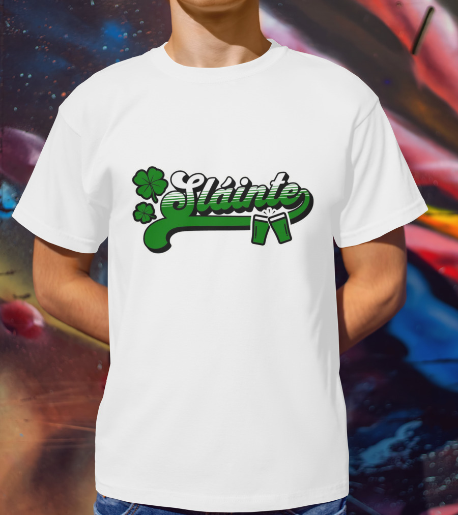 Sláinte Shamrock Gaelic Toast With Beer Glasses T-Shirt
