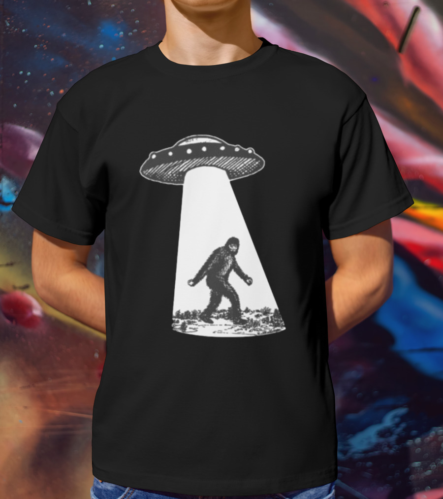 UFO Bigfoot Abduction Scene T-Shirt