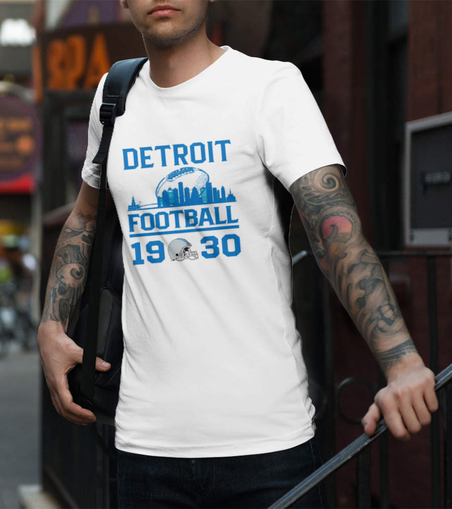 Detroit Lions Football 1930 Skyline Helmet Motif T-Shirt