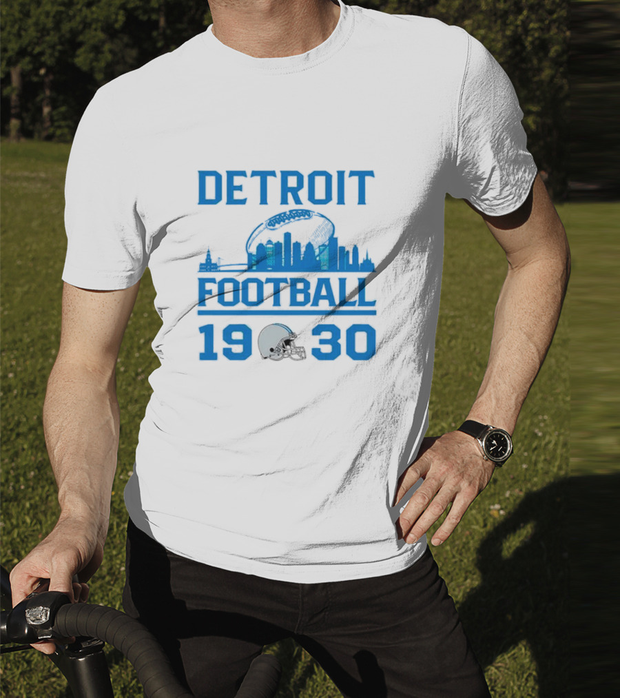Detroit Lions Football 1930 Skyline Helmet Motif T-Shirt