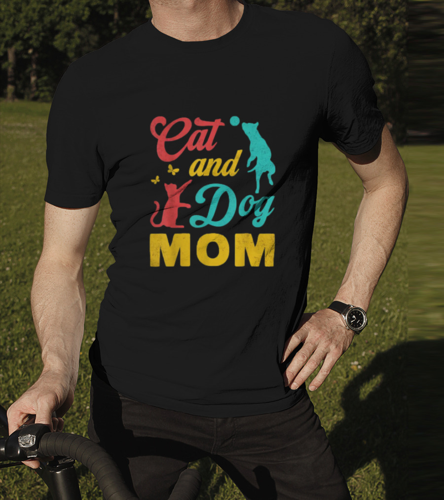 Cat And Dog Mom Vintage Mothers Day Cat Dog Lover Mama T-Shirt
