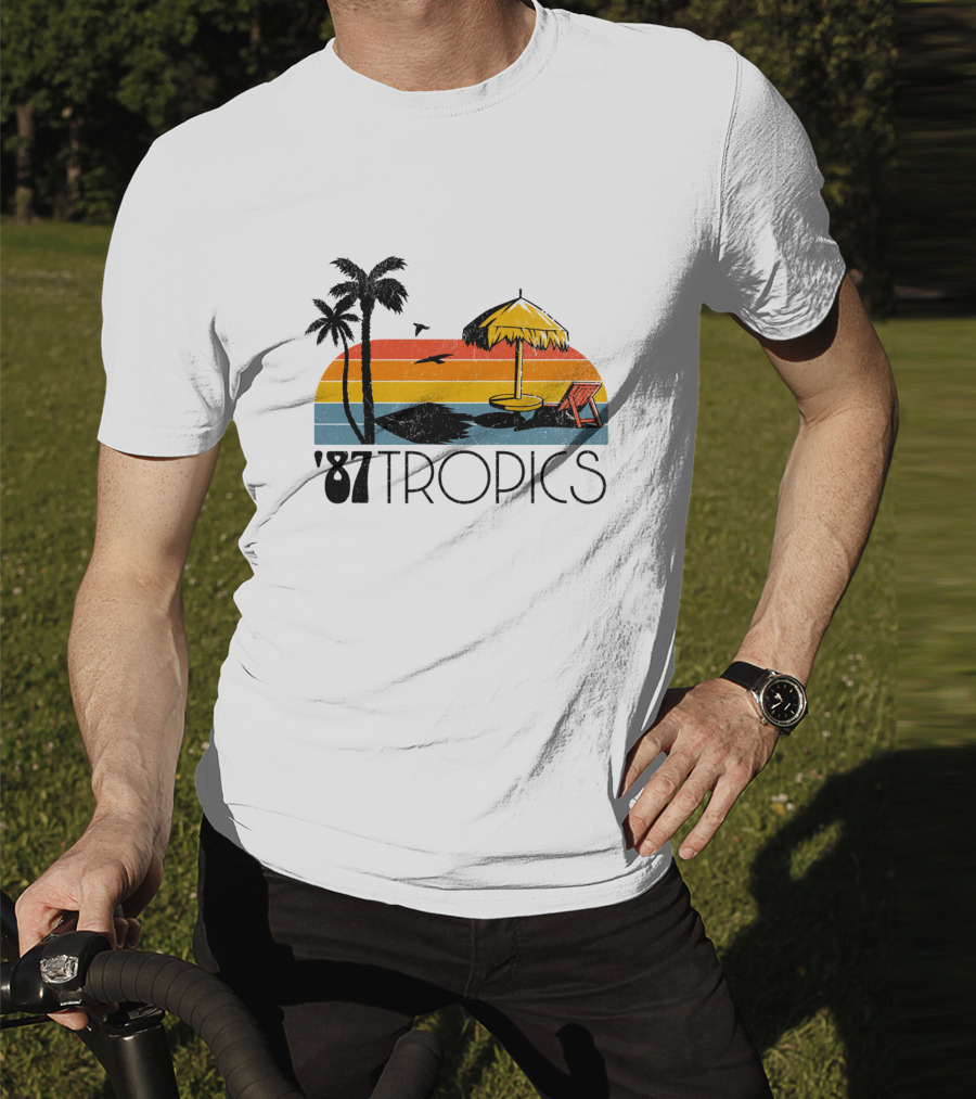'87 Tropics Palm Beach Sunset Umbrella Lounge Chair T-Shirt