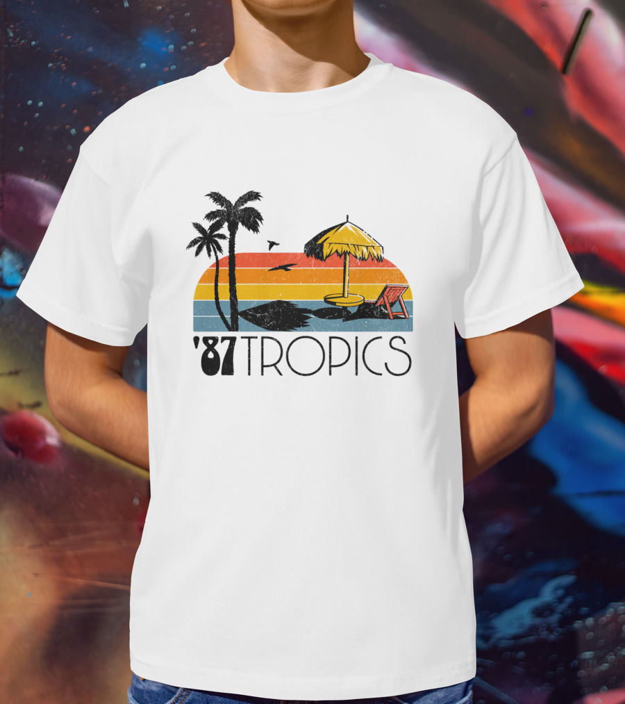 '87 Tropics Palm Beach Sunset Umbrella Lounge Chair T-Shirt
