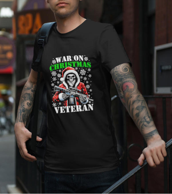 War On Christmas Veteran Skeleton Santa With Gun Snowflakes T-Shirt