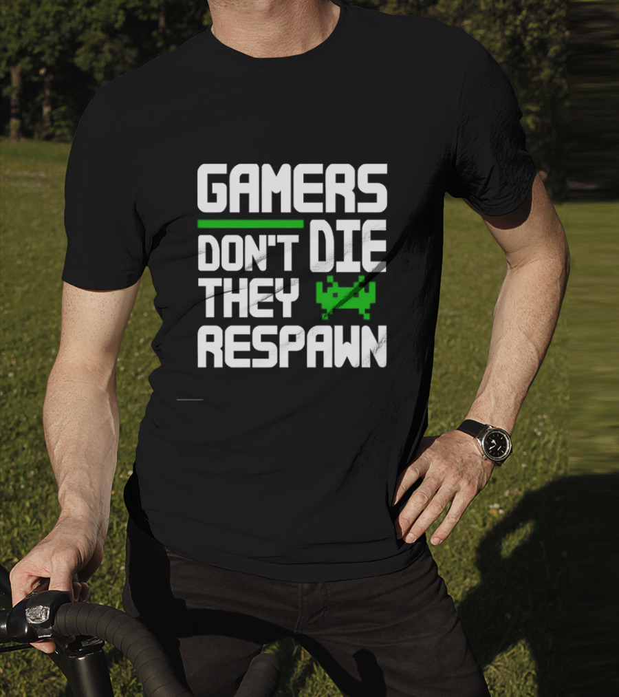 Gamers Don’t Die They Respawn Retro Space Invader T-Shirt