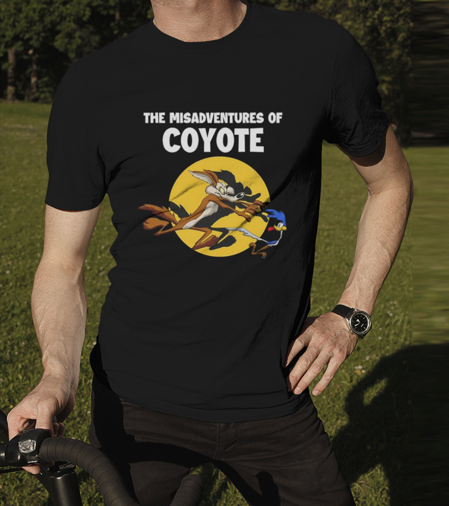 The Misadventures Of Coyote And Road Runner Chase Scene Moon背景 T-Shirt
