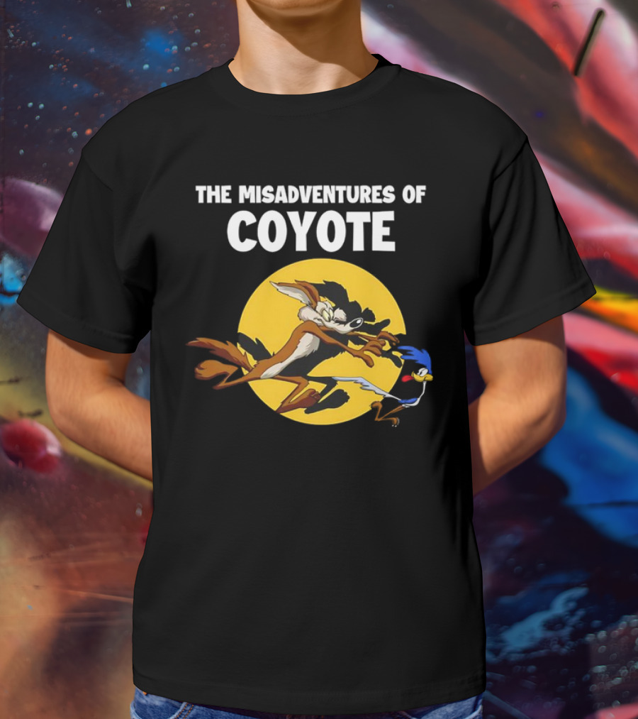 The Misadventures Of Coyote And Road Runner Chase Scene Moon背景 T-Shirt