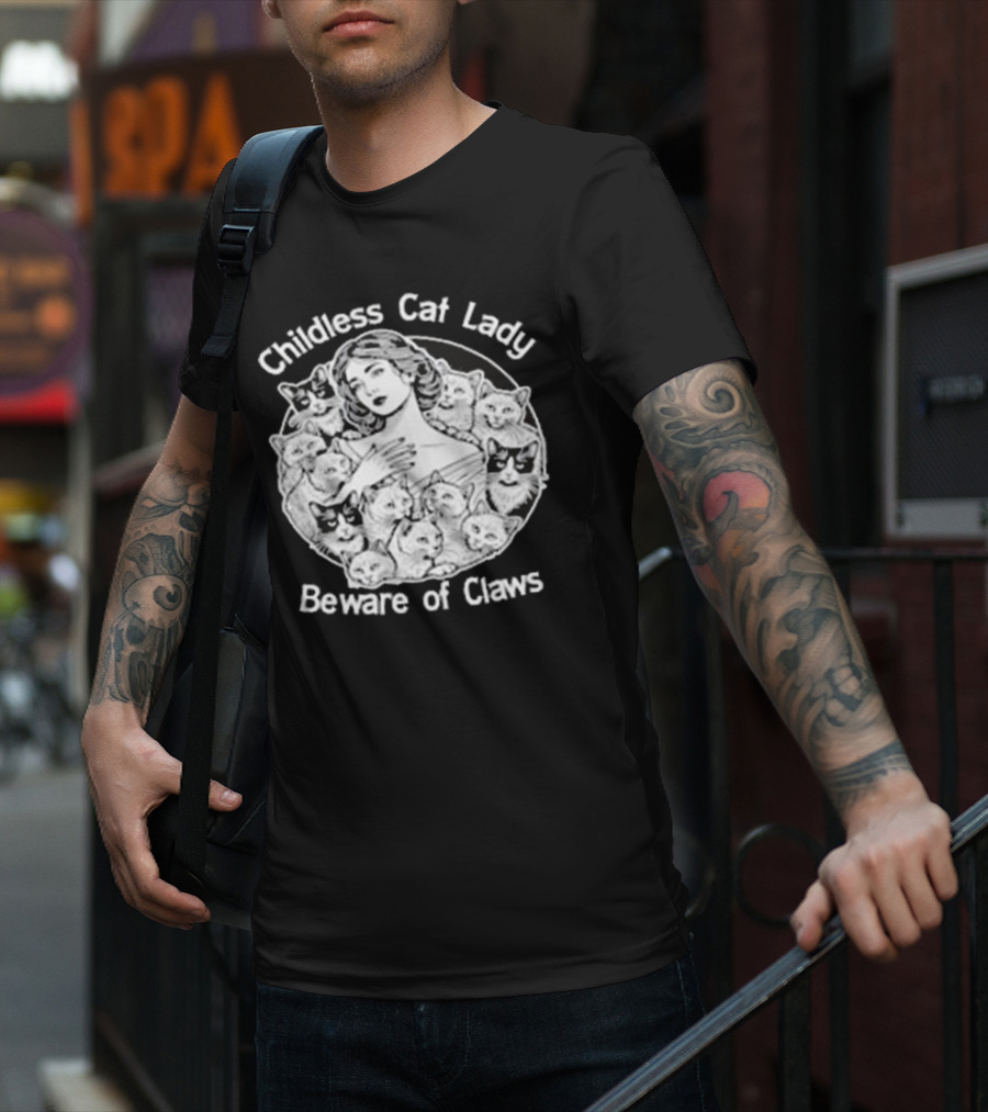 Childless Cat Lady Beware Of Claws Vintage T-Shirt
