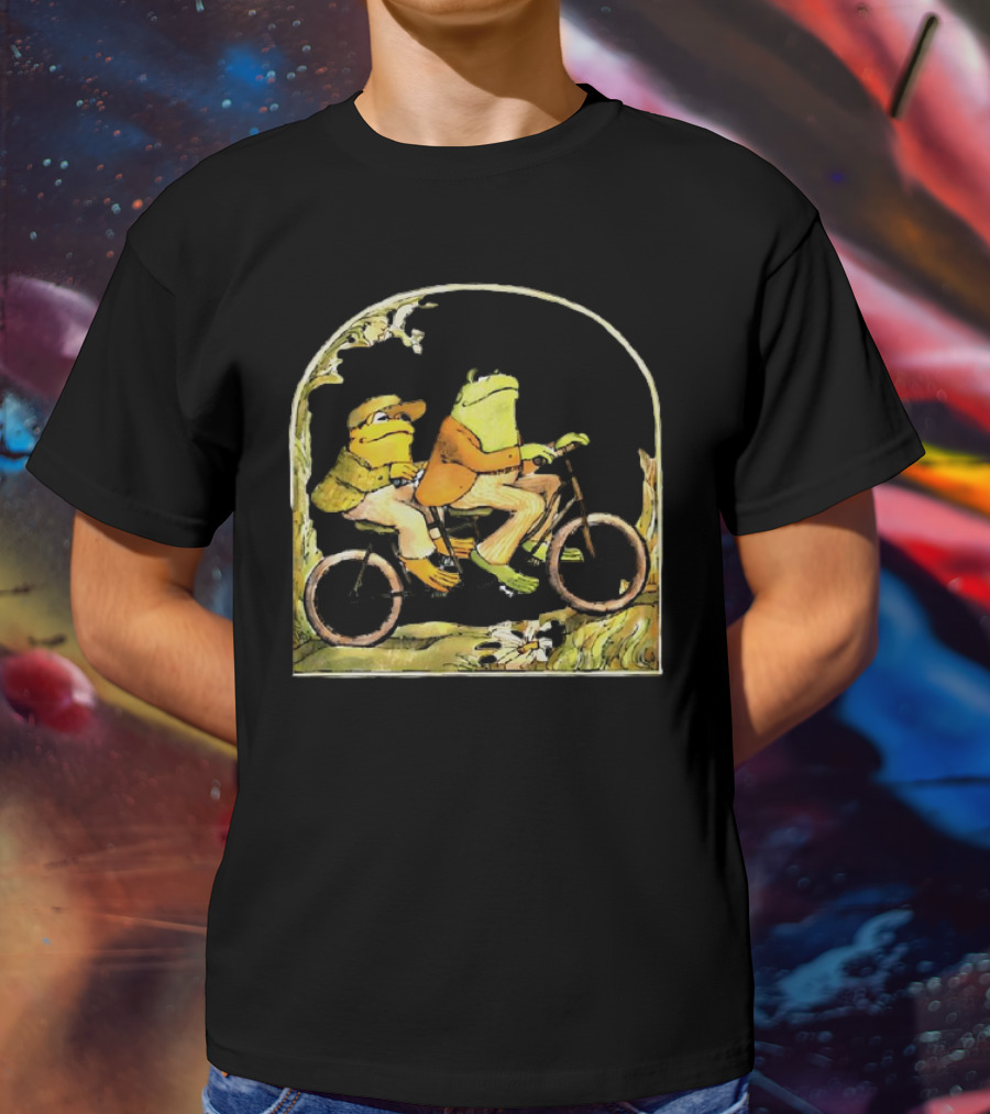 Frog And Toad Riding Tandem Bicycle In Nature Scene T-Shirt