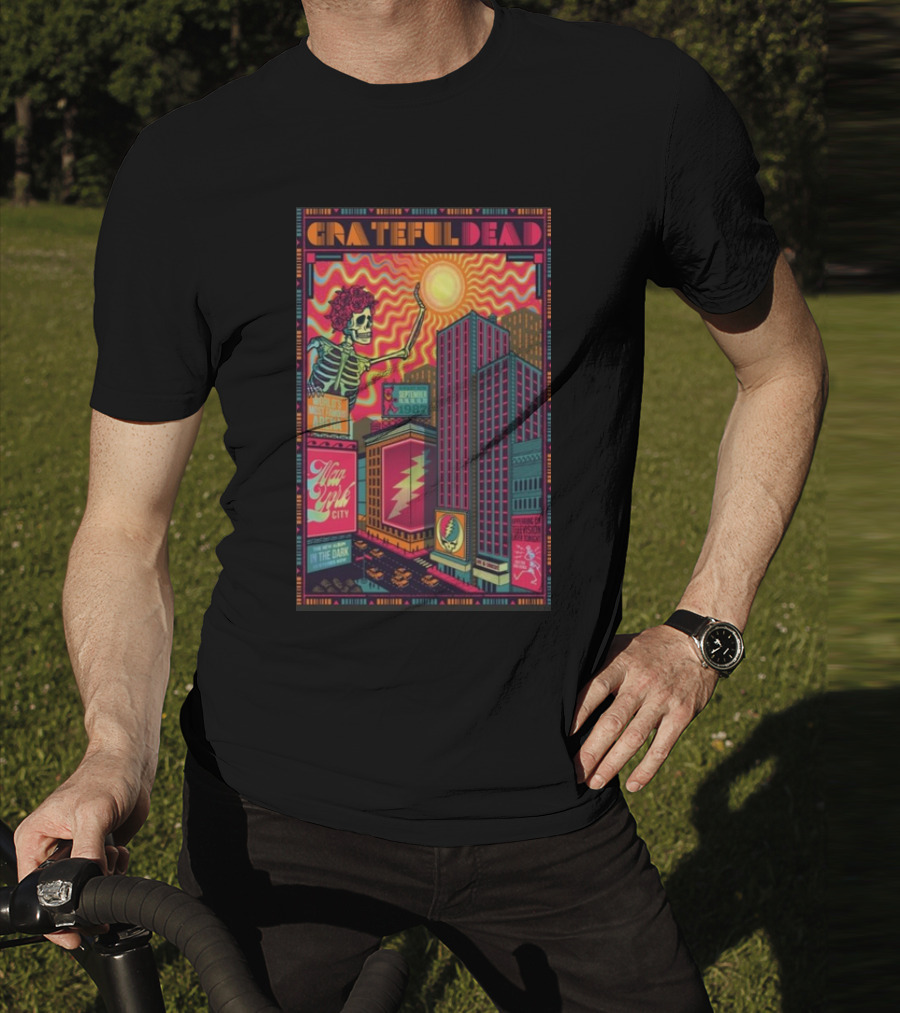 Grateful Dead World’s Most Famous Arena New York City September 15-20 1987 The New Album In The Dark T-Shirt