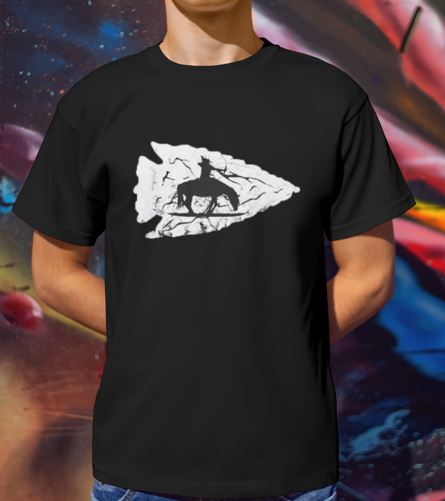 Arrowhead Hunting Native American Relic Hunter Rider On Horse Arrowhead T-Shirt