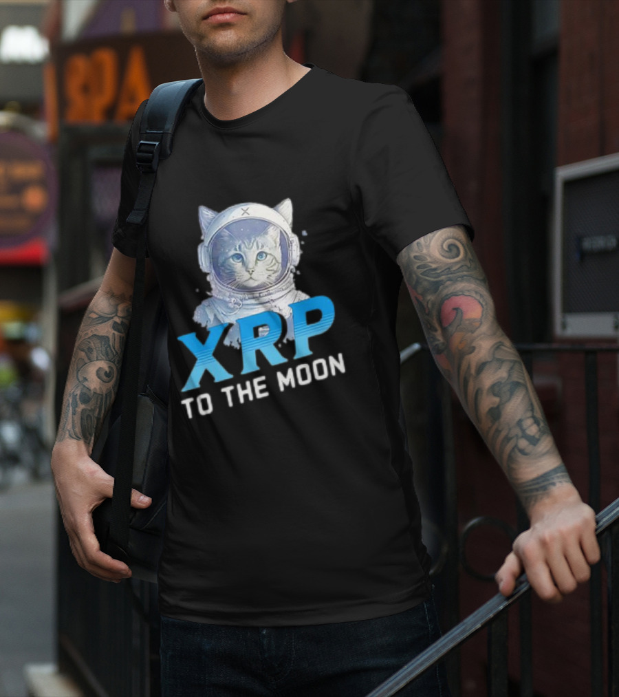 XRP Cat To The Moon Crypto Merchandise Astronaut Helmets T-Shirt