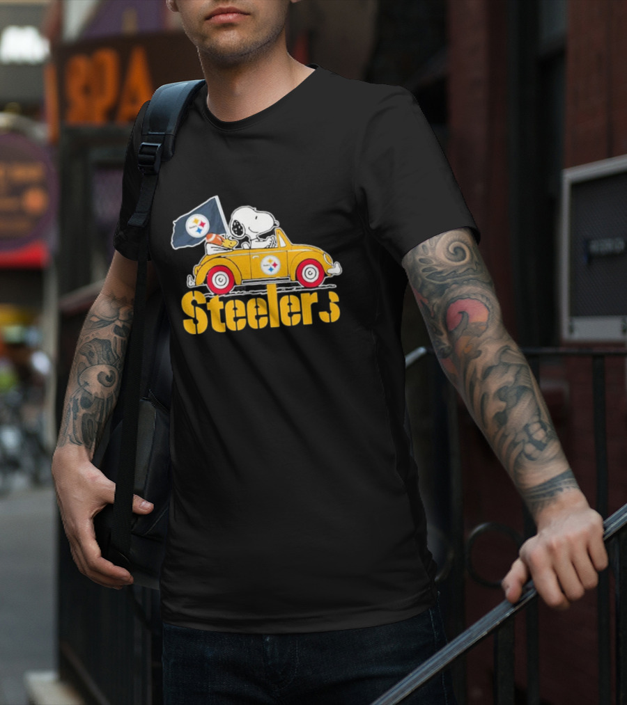 Peanuts Snoopy Woodstock Driving Yellow Car With Steelers Flag T-Shirt