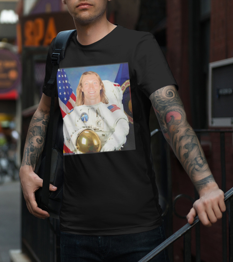 Trevor Lawrence Jacksonville Jaguars Win A Game Or Go To The Moon Astronaut USA Flag T-Shirt