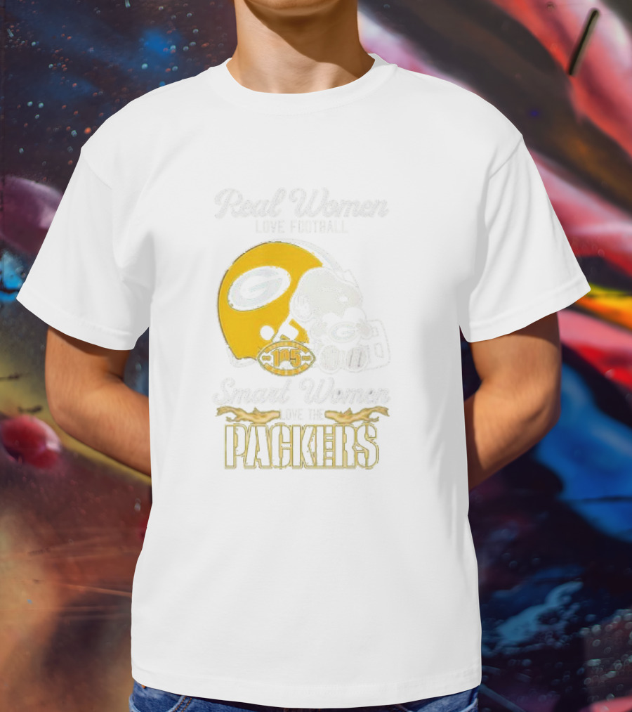 Real Women Love Football Smart Women Love The Packers X Snoopy Helmet Gold Football 105 T-Shirt