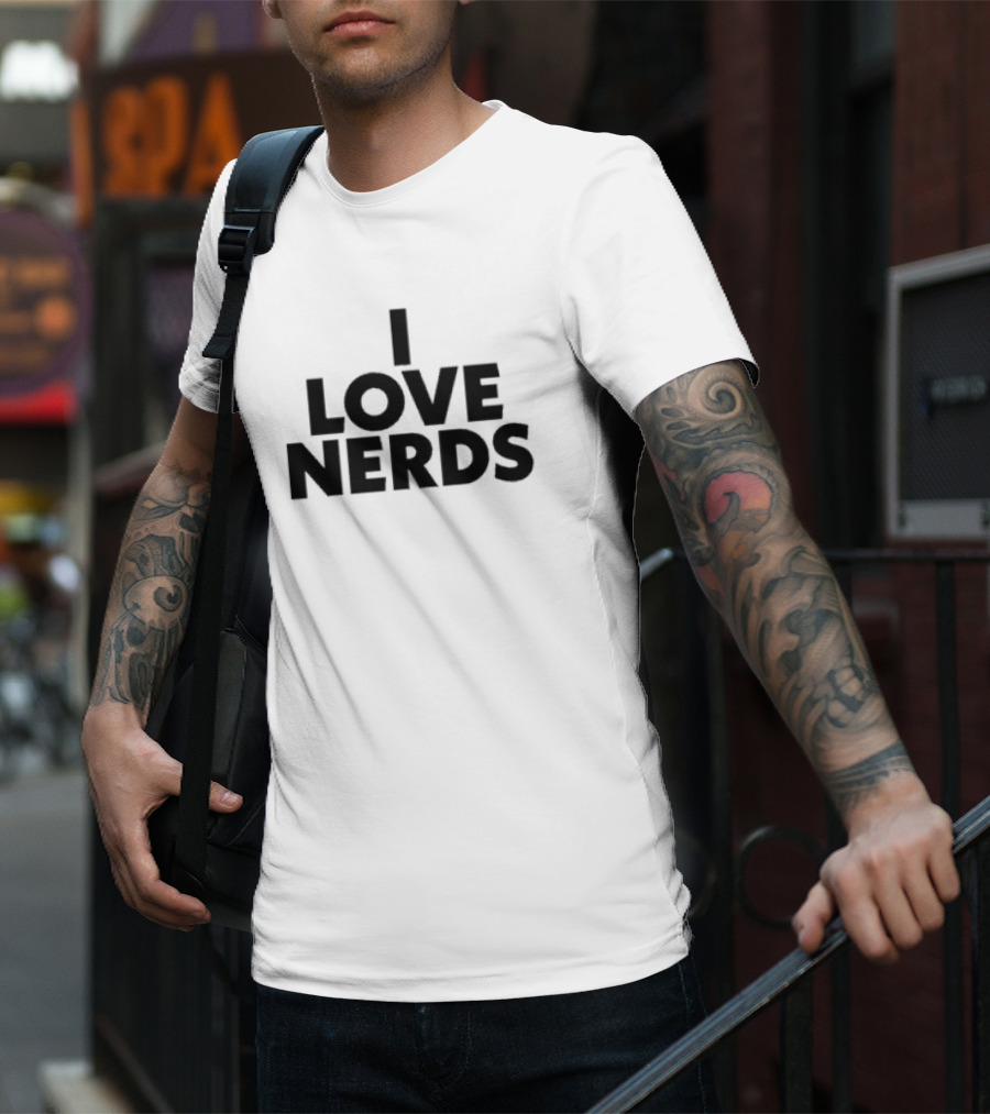 I Love Nerds Kim Kardashian Wearing T-Shirt