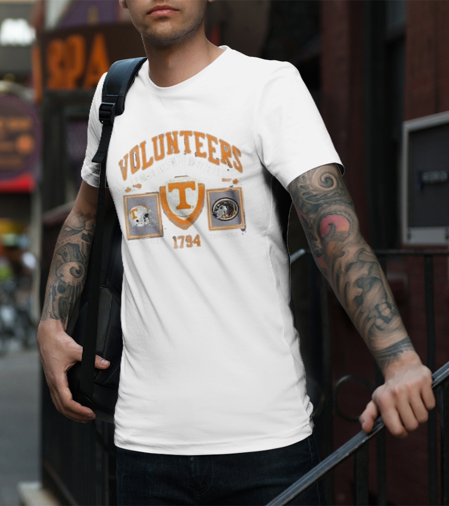 Volunteers Tennessee 1794 Knoxville ET Veritas Liberabit Football Helmet T-Shirt