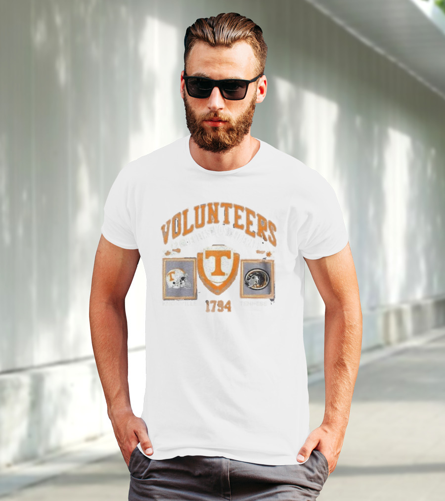Volunteers Tennessee 1794 Knoxville ET Veritas Liberabit Football Helmet T-Shirt