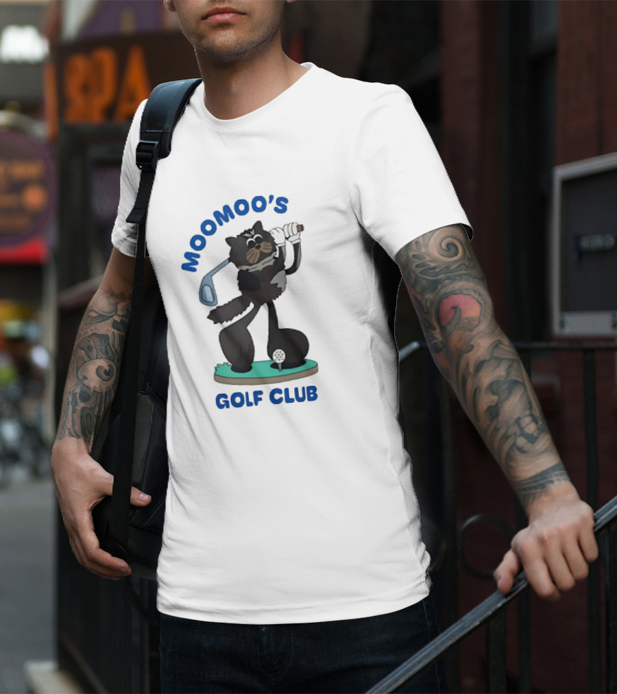 Moomoo's Golf Club Playful Cat On The Fairway T-Shirt