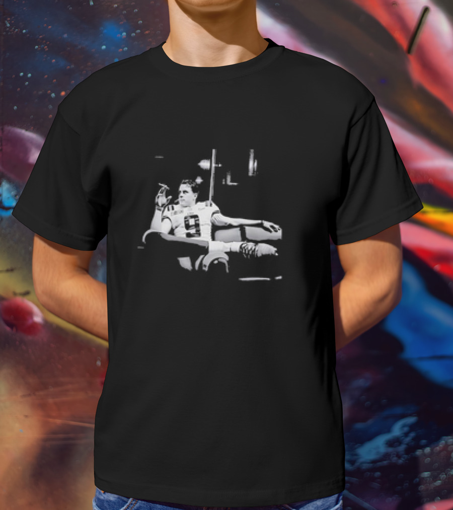 Joe Burrow Cincinnati Bengals Football Retro Photo Smoking Lounge Pose T-Shirt
