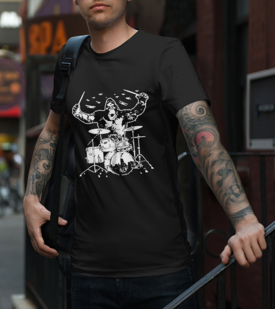 Gorilla King Kong Iconic Drumming Scene With Helicopters And City Skyline T-Shirt