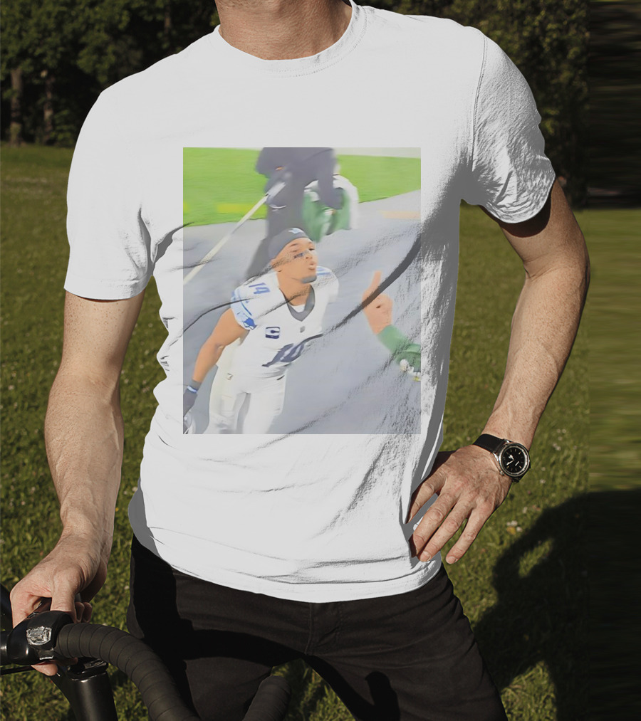 Amon Ra St Brown Number 14 Lions Kiss Meme T-Shirt