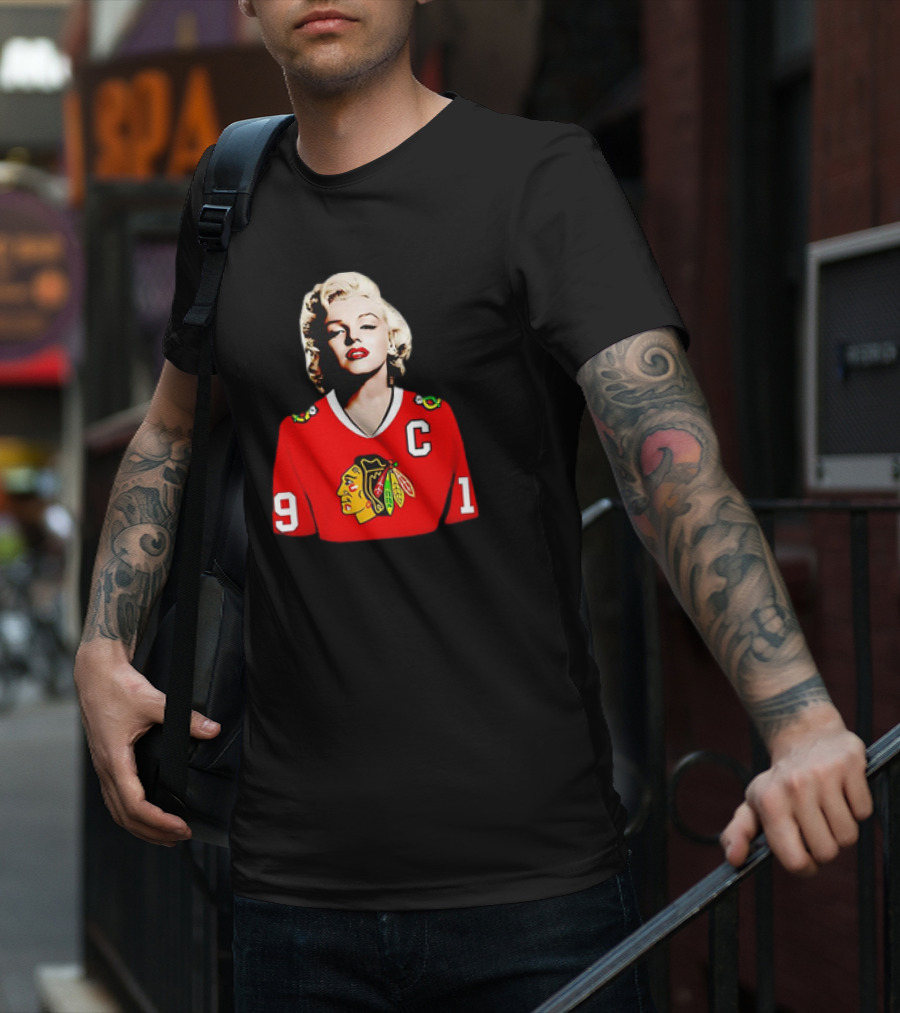 Marilyn Monroe Chicago Blackhawks Jonathan Toews Jersey T-Shirt
