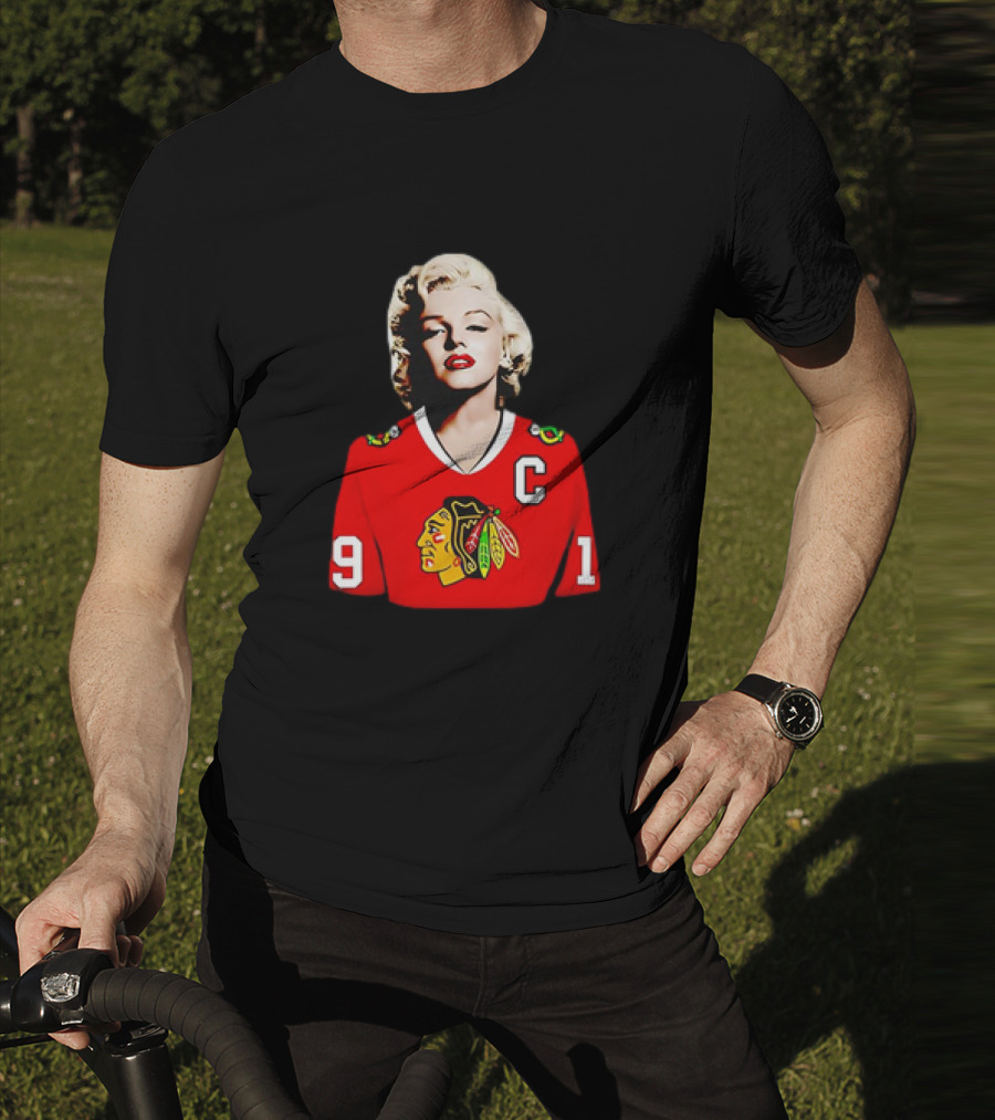 Marilyn Monroe Chicago Blackhawks Jonathan Toews Jersey T-Shirt