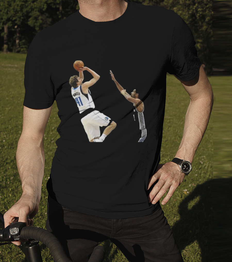 Dirk Nowitzki Fadeaway Jumper Over Tim Duncan NBA Iconic Moment T-Shirt