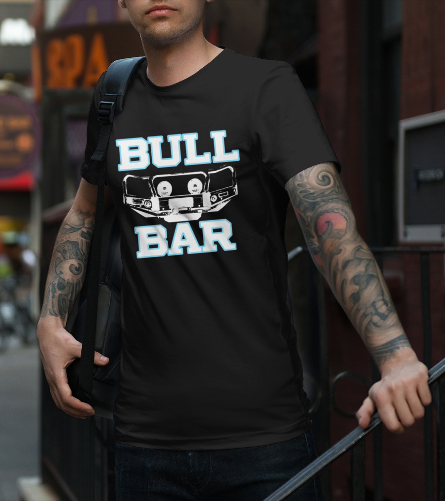 BULL BAR Car Protection Accessory Bold Vintage Style T-Shirt