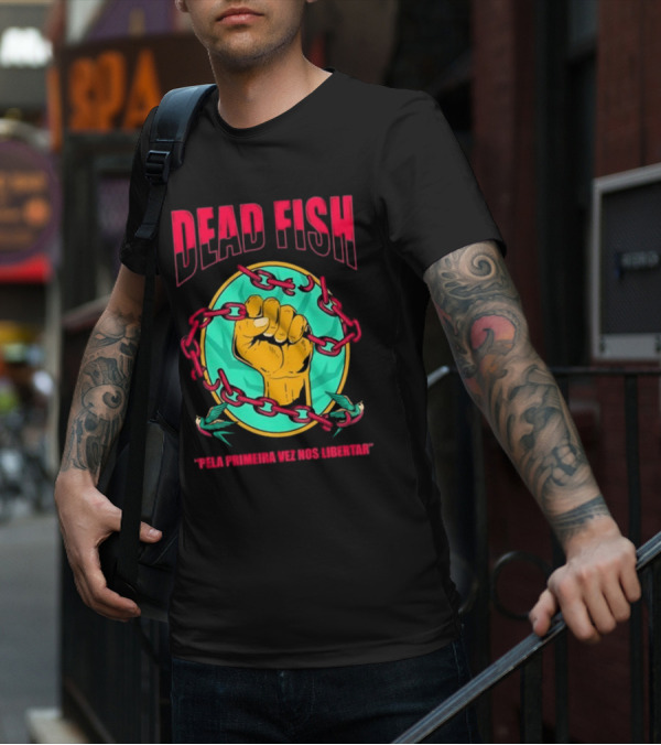 Dead Fish Pela Primeira Vez Nos Libartar T-Shirt