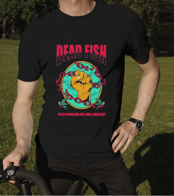 Dead Fish Pela Primeira Vez Nos Libartar T-Shirt