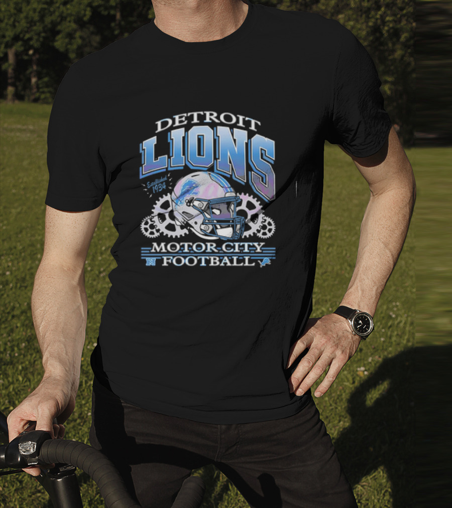 Detroit Lions Motor City Football Helmet Vintage Logo T-Shirt