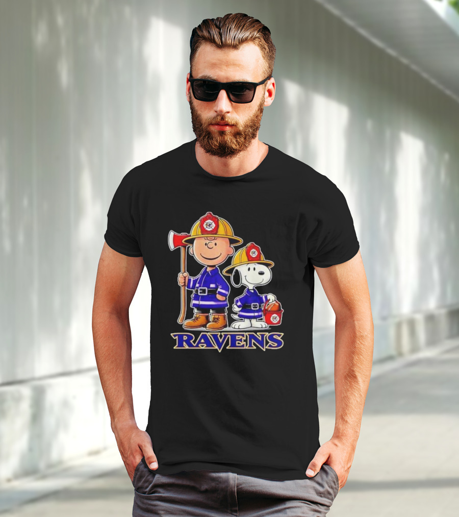 Firefighter Charlie Brown And Snoopy Baltimore Ravens T-Shirt