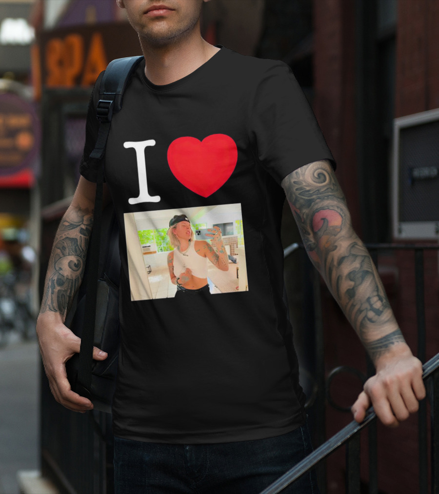 I Love Lauren Sanderson Tattooed White Crop Top Mirror Selfie Image T-Shirt